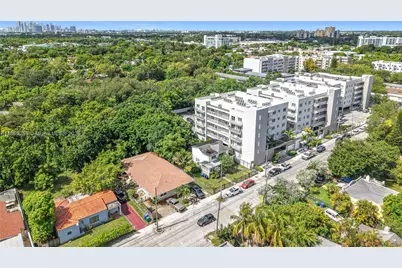 796 NE 85th St, Miami, FL 33138 - Photo 37