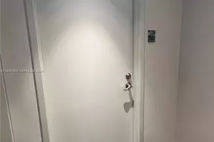 185 SW 7th St, Miami, FL 33130 - Photo 27