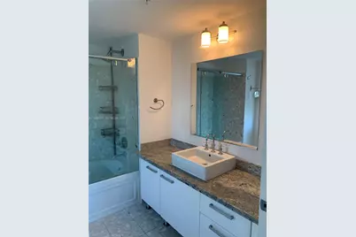 185 SW 7th St #2202, Miami, FL 33130 - Photo 11