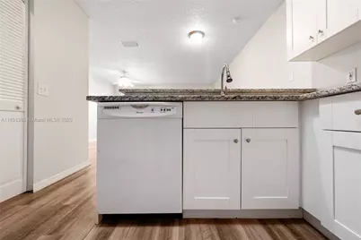5320 Elmhurst Rd #A, West Palm Beach, FL 33417 - Photo 9