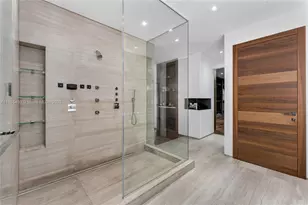 528 Lakeview Ct, Miami Beach, FL 33140 - Photo 49