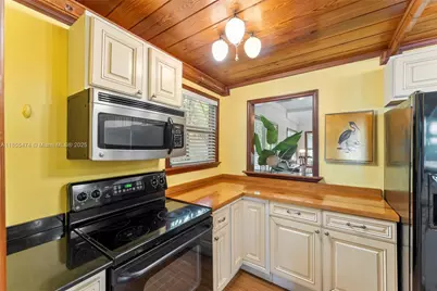 918 Tequesta St, Fort Lauderdale, FL 33311 - Photo 11