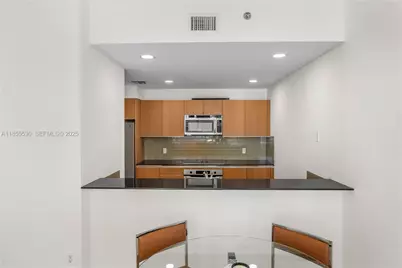1060 Brickell Ave #4001, Miami, FL 33131 - Photo 9