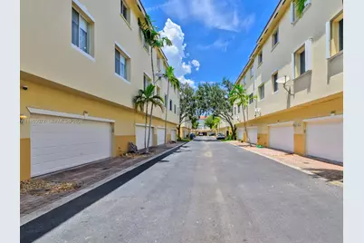 2867 S Oasis Dr, Boynton Beach, FL 33426 - Photo 19