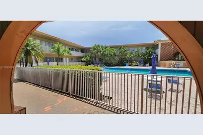 26 Diplomat Parkway, Hallandale Beach, FL 33009 - Photo 15