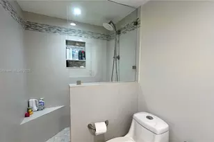 801 N Venetian Dr, Miami, FL 33139 - Photo 13