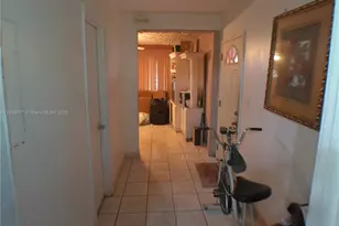 9201 Broad Manor Rd, Miami, FL 33147 - Photo 9