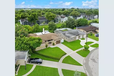 110 NW 78th Ave, Pembroke Pines, FL 33024 - Photo 29