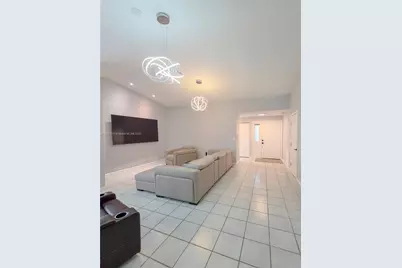 705 SE 22nd Ln, Homestead, FL 33033 - Photo 5