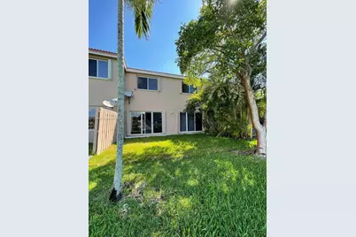 1683 SW 109th Ter, Davie, FL 33324 - Photo 5