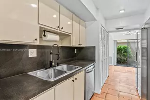 203 Bonnie Brae Way, Hollywood, FL 33021 - Photo 11