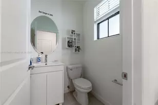 561 NW 204th St, Miami Gardens, FL 33169 - Photo 5
