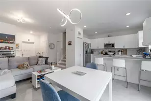 561 NW 204th St, Miami Gardens, FL 33169 - Photo 9