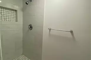 2705 W 64th Pl, Hialeah, FL 33016 - Photo 11