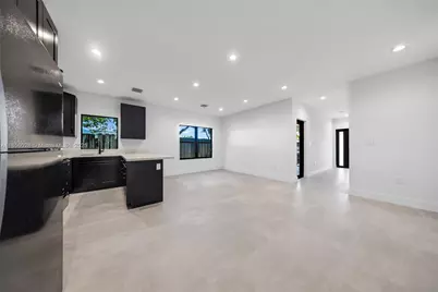 2151 NW 1st Ter, Miami, FL 33125 - Photo 5