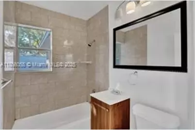 858 SW 11th Ct, Fort Lauderdale, FL 33315 - Photo 15