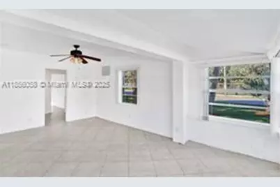 858 SW 11th Ct, Fort Lauderdale, FL 33315 - Photo 3