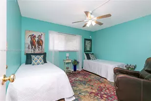 1001 NE 14th Ave, Hallandale Beach, FL 33009 - Photo 17