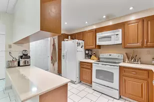 20401 NE 30th Ave, Aventura, FL 33180 - Photo 7