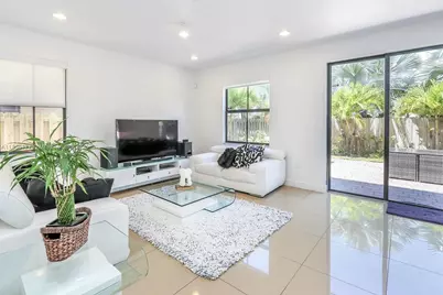 8868 NW 101st Pl, Doral, FL 33178 - Photo 3