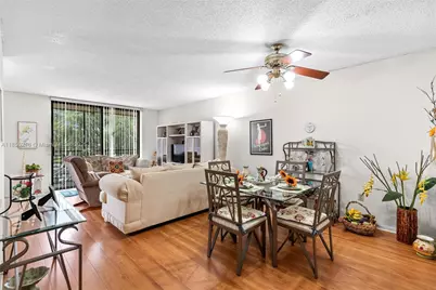 1101 Colony Point Cir #307, Pembroke Pines, FL 33026 - Photo 11