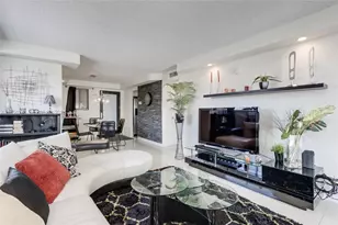 301 Golden Isles Dr, Hallandale Beach, FL 33009 - Photo 13