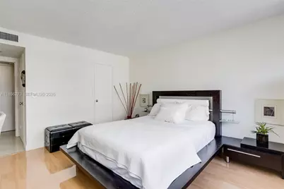 301 Golden Isles Dr #514, Hallandale Beach, FL 33009 - Photo 17