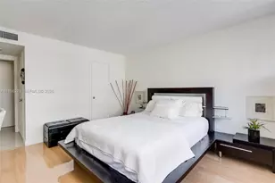 301 Golden Isles Dr, Hallandale Beach, FL 33009 - Photo 17