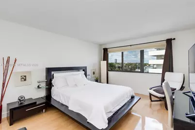 301 Golden Isles Dr #514, Hallandale Beach, FL 33009 - Photo 15