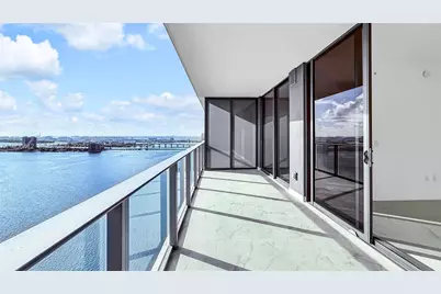 700 NE 24th St #2704, Miami, FL 33137 - Photo 3