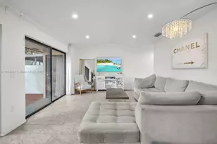 9667 NW 15th Ct, Pembroke Pines, FL 33024 - Photo 5