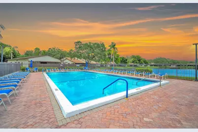 9667 NW 15th Ct, Pembroke Pines, FL 33024 - Photo 27