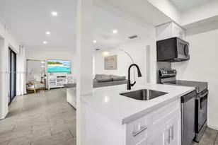 9667 NW 15th Ct, Pembroke Pines, FL 33024 - Photo 11