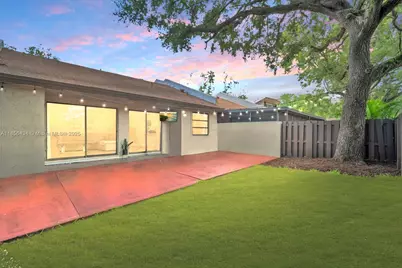 9667 NW 15th Ct, Pembroke Pines, FL 33024 - Photo 21