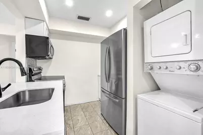 9667 NW 15th Ct, Pembroke Pines, FL 33024 - Photo 13