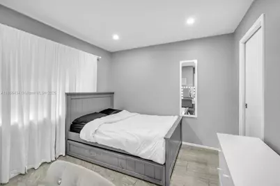 9667 NW 15th Ct, Pembroke Pines, FL 33024 - Photo 19