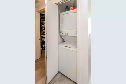 218 SE 14th St #1406, Miami, FL 33131 - Photo 13