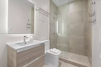 239 SW 9th St #305, Miami, FL 33130 - Photo 11