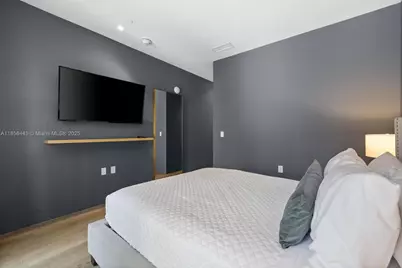 239 SW 9th St #305, Miami, FL 33130 - Photo 17