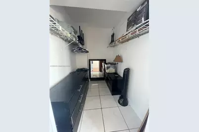 2899 Collins Ave #1420, Miami Beach, FL 33140 - Photo 13