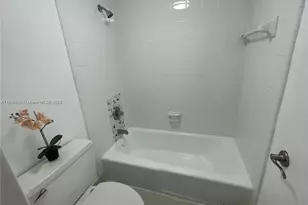 2899 Collins Ave, Miami Beach, FL 33140 - Photo 9