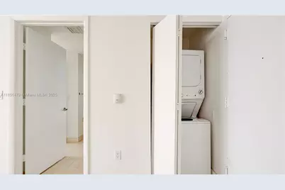 90 SW 3rd St #PH-10, Miami, FL 33130 - Photo 15