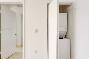 90 SW 3rd St, Miami, FL 33130 - Photo 15