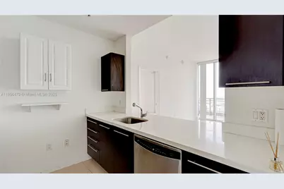 90 SW 3rd St #PH-10, Miami, FL 33130 - Photo 7