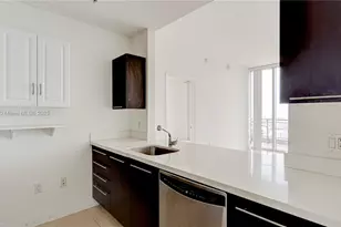 90 SW 3rd St, Miami, FL 33130 - Photo 7