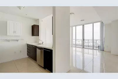 90 SW 3rd St #PH-10, Miami, FL 33130 - Photo 5