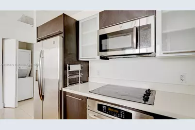 90 SW 3rd St #PH-10, Miami, FL 33130 - Photo 9