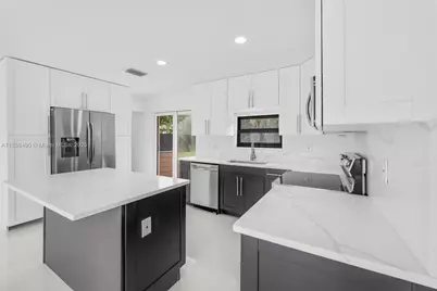 949 SE 5th St, Deerfield Beach, FL 33441 - Photo 3