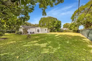 5827 SW 69th Ct, Miami, FL 33143 - Photo 17