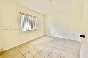 1251 SE 29th St, Homestead, FL 33035 - Photo 9